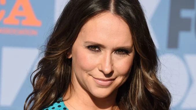 129d0c071dd0-jennifer-love-hewitt.jpg