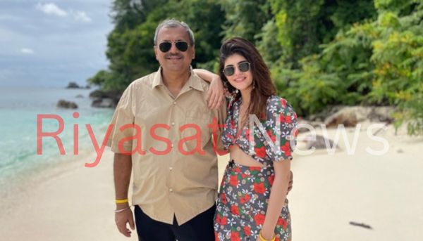 sanjana sanghi with father