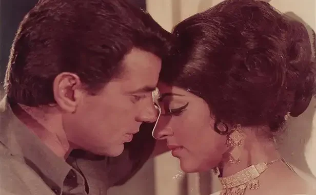Hema-malini and Dharmendra-movies-sharafat