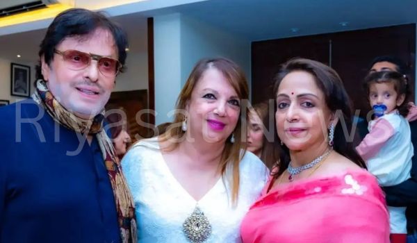 Hema Malini and Zarine Khan