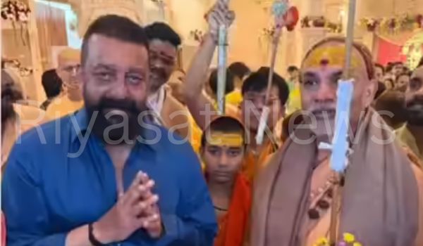 Sanjay Dutt meets Shankaracharya Swami